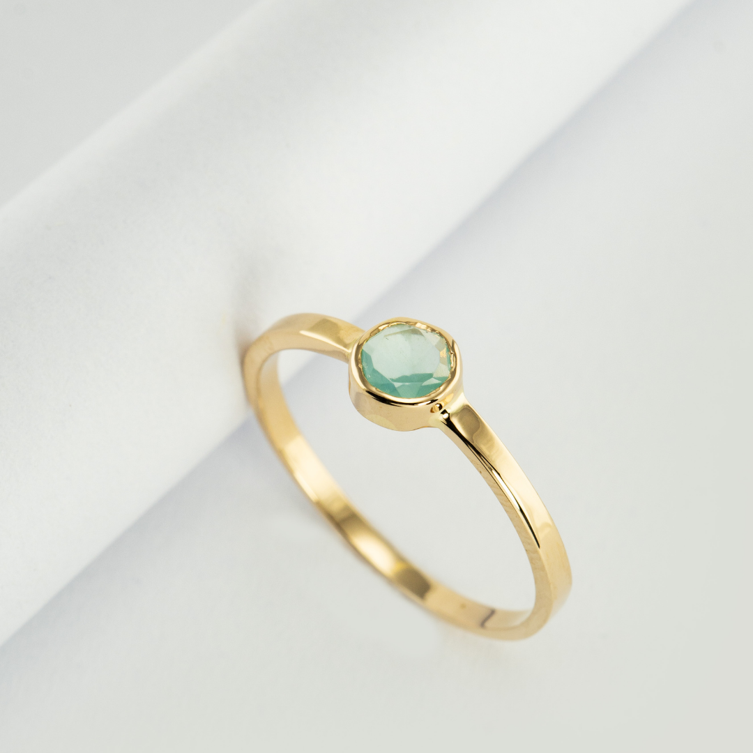 Anillo solitario opalo andino